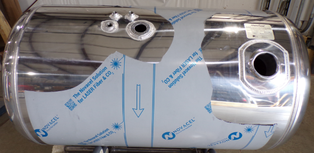 Picture of 89 Gallons 26"D x 38.62"L - Peterbilt Style - Rear Fill Polished