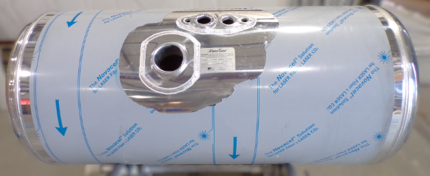 Picture of 79 Gallons 23"D x 43.97"L - Peterbilt Style - Center Fill Polished